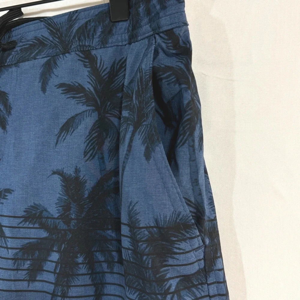 Kirkland Signature Mens Medium Stretch Swim Shorts Blue‎ Palm Tree Lined NWOT